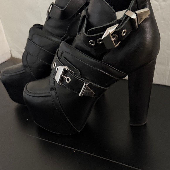 Jeffrey Campbell Black Platform Heels with Buckle Detail EU 40 - Picture 2 of 8